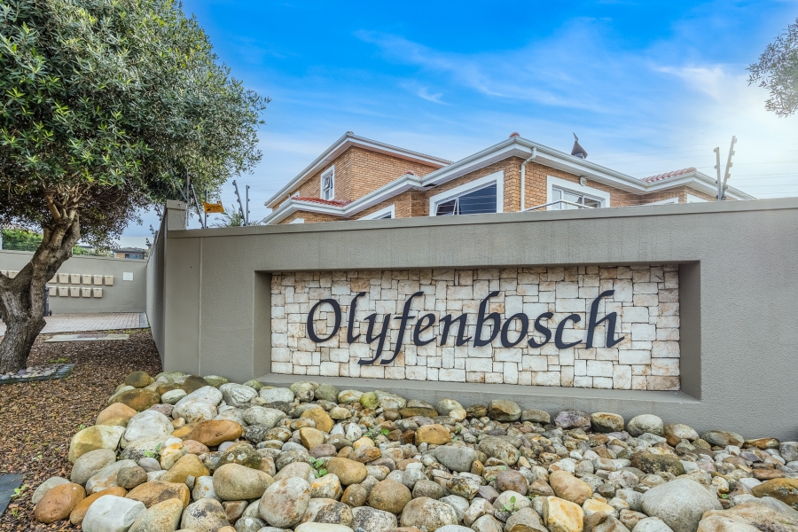 3 Bedroom Property for Sale in Protea Heights Western Cape